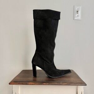 90s Pointed Black Suede Boot 8